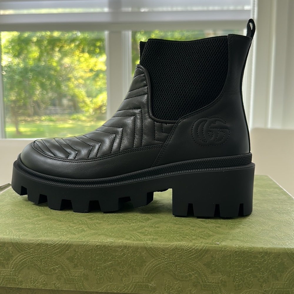 Gucci booties boot 40 NWB black Chelsea